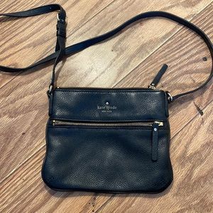 Kate spade crossbody in amazing condition.